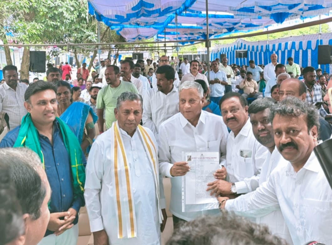 ರೈಲ್ವೆ ಗೇಟ್ ಬಳಿ ರೈಲ್ವೆ ಮೇಲ್ಸೇತುವೆ ನಿರ್ಮಾಣ ಮಾಡಲು ಮನವಿ