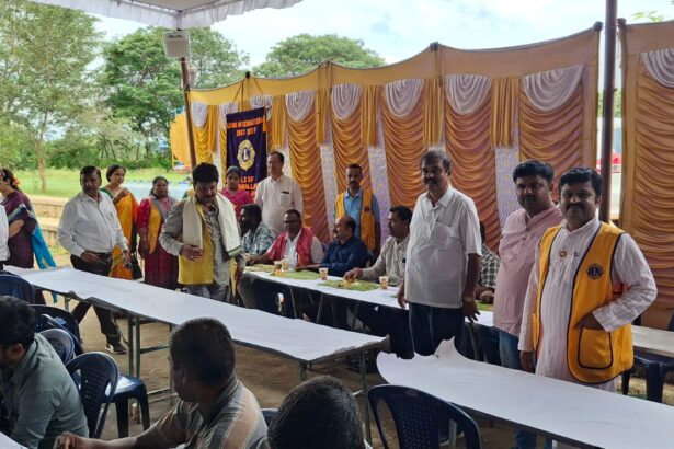 ಶನೇಶ್ವರ ದೇವಾಲಯದಲ್ಲಿ ಅನ್ನ ಸಂತರ್ಪಣೆ