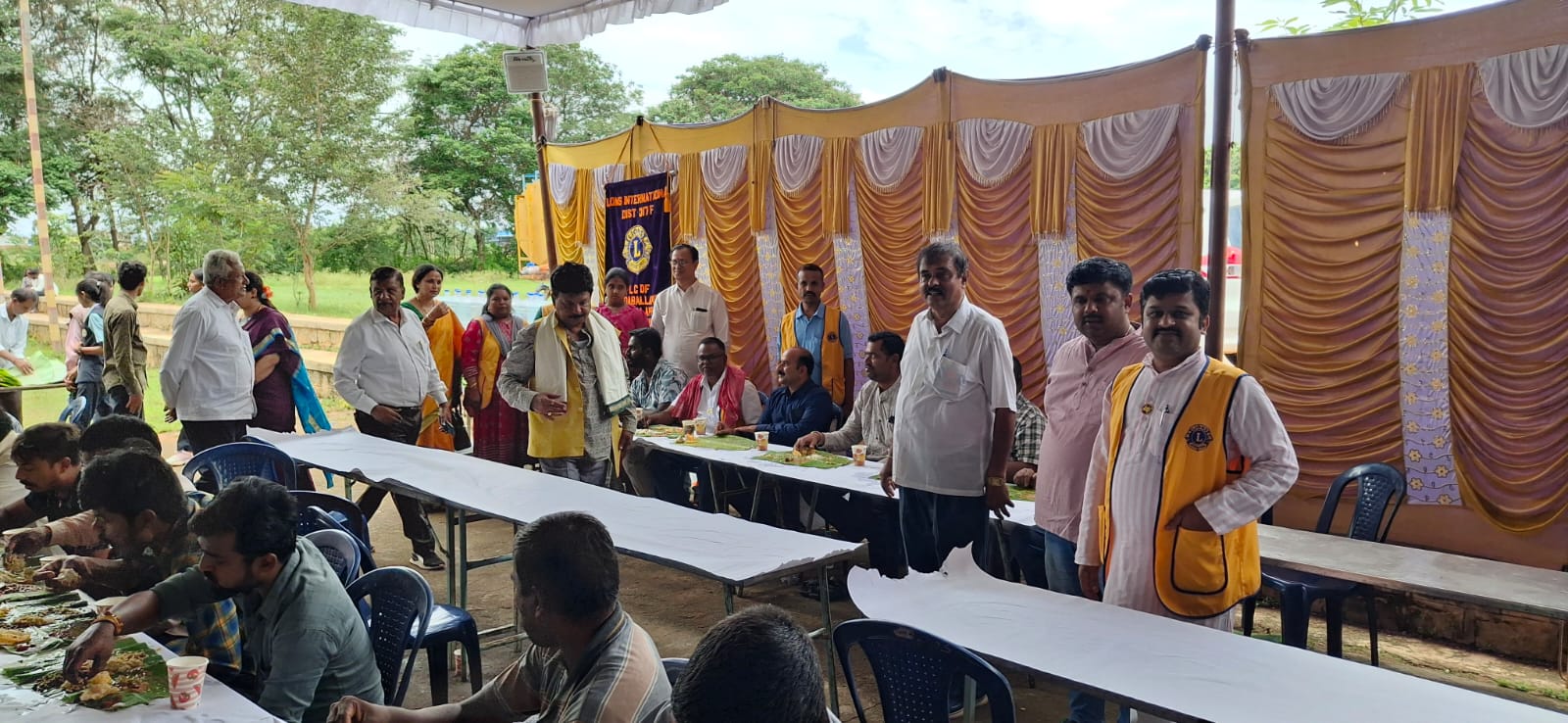 ಶನೇಶ್ವರ ದೇವಾಲಯದಲ್ಲಿ ಅನ್ನ ಸಂತರ್ಪಣೆ