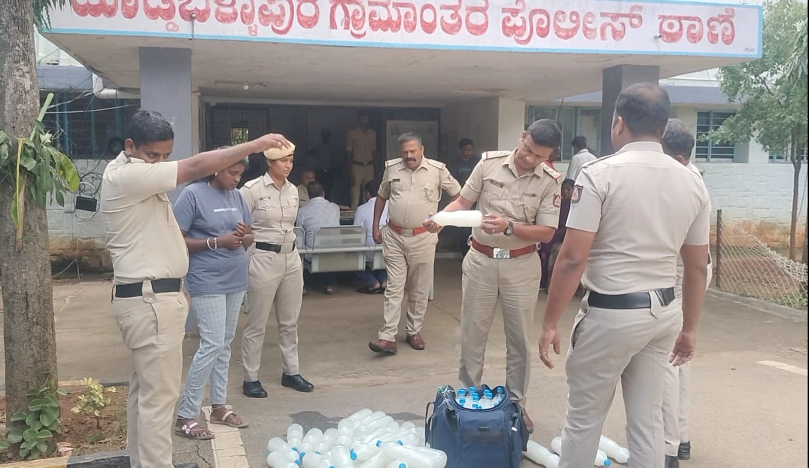 ಅಕ್ರಮ ನೀರಾ ಮಾರಾಟ ಆರೋಪಿ ಪೊಲೀಸರ ವಶಕ್ಕೆ