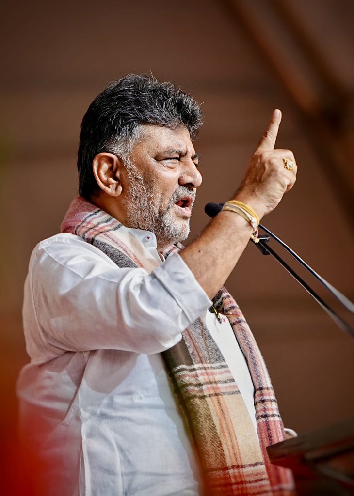 ಸ್ಫೋಟಕ ಹೇಳಿಕೆ ನೀಡಿದ ಯತ್ನಾಳ್, ಸಗಣಿ ಮೇಲೆ ಕಲ್ಲು ಹಾಕಲ್ಲ ಎಂದ ಡಿಕೆಶಿ