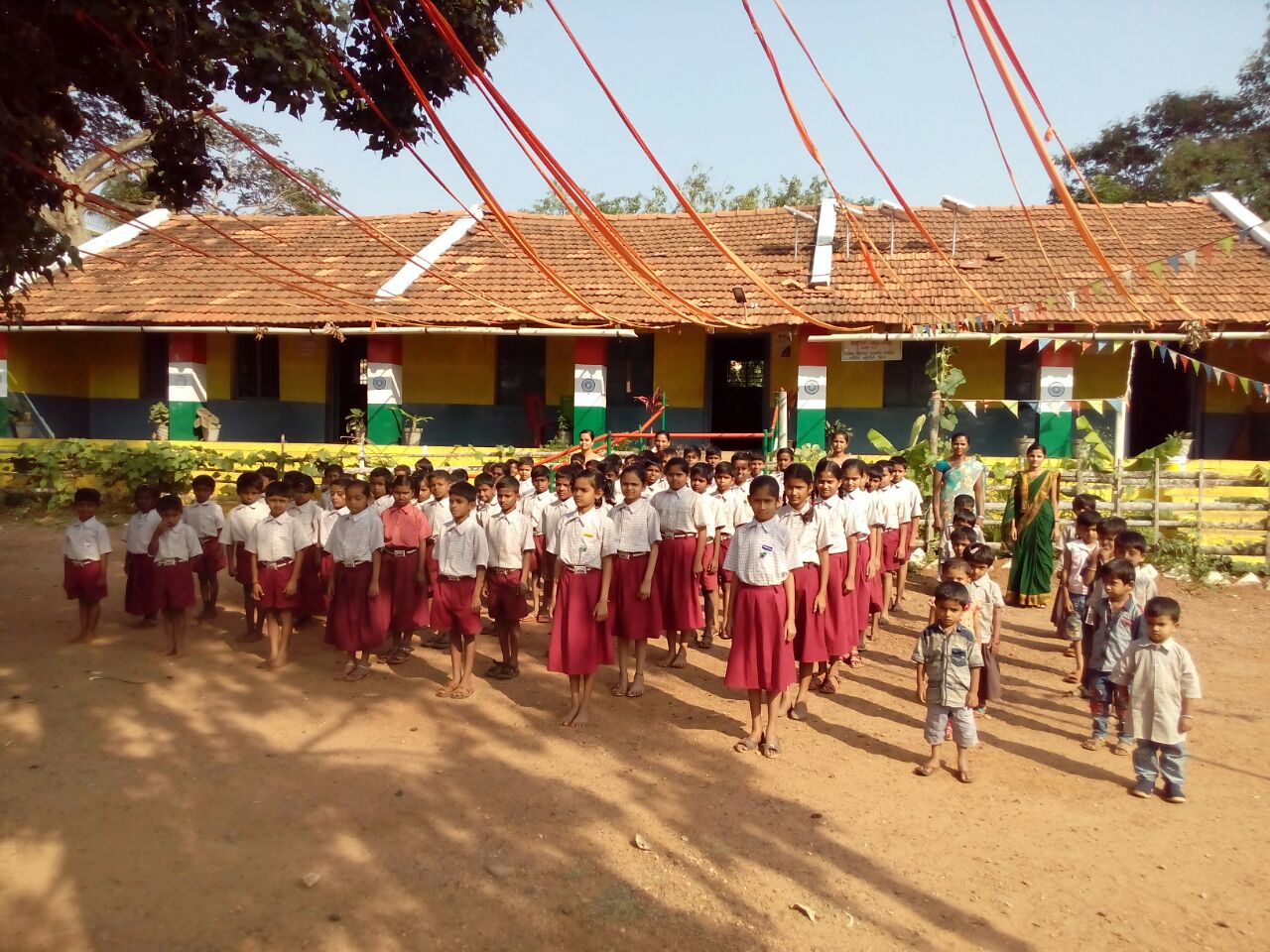 6 ತಿಂಗಳಾದರೂ ವಿದ್ಯಾರ್ಥಿಗಳಿಗೆ ಶೂ, ಸಾಕ್ಸ್‌ನೀಡದ ಕಾಂಗ್ರೆಸ್ ಸರ್ಕಾರ