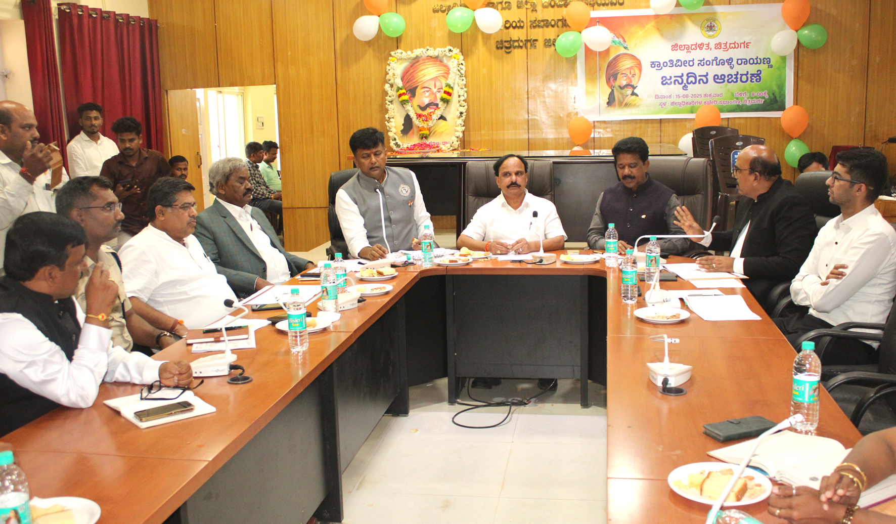 ದುರ್ಗದ ರಸ್ತೆ ಅಗಲೀಕರಣ ನಿಶ್ಚಿತ, ಮೆಡಿಕಲ್ ಕಾಲೇಜು ಸ್ಥಳಾಂತರ, ಡಿಸಿ ಆಫೀಸ್ ನಿರ್ಮಾಣ ಕುರಿತ ಸಭೆ