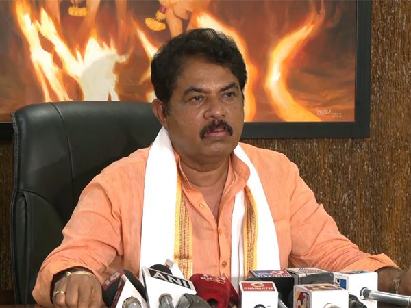 ಸುಳ್ಳು ಬುರುಕ, ರಣಹೇಡಿ ರಾಹುಲ್ ಗಾಂಧಿಗೆ ಐದು ಪ್ರಶ್ನೆ ಹಾಕಿ ಅಶೋಕ್