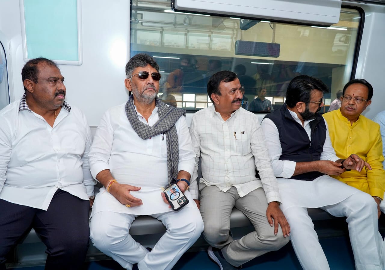 ಹಳದಿ ಲೈನ್ ಮೆಟ್ರೋಗೆ ಭೇಟಿ ನೀಡಿ ಪರಿಶೀಲಿಸಿದ ಡಿಸಿಎಂ ಡಿಕೆಶಿ