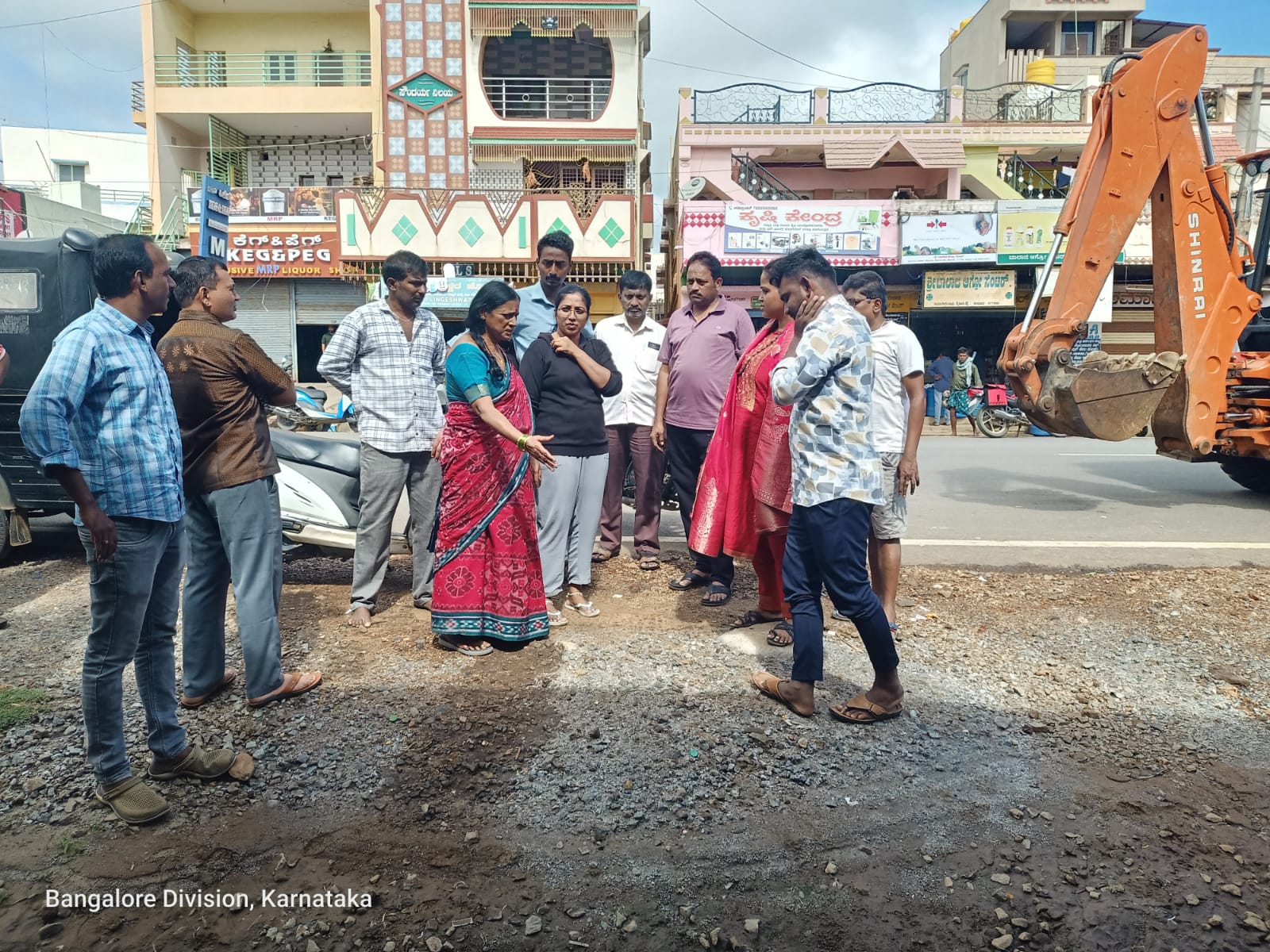 ಭಾರೀ ಮಳೆ ಅನಾಹುತ ತಪ್ಪಿಸಲು ಚರಂಡಿ ಸ್ವಚ್ಛ ಮಾಡಿದ ನಗರಸಭೆ