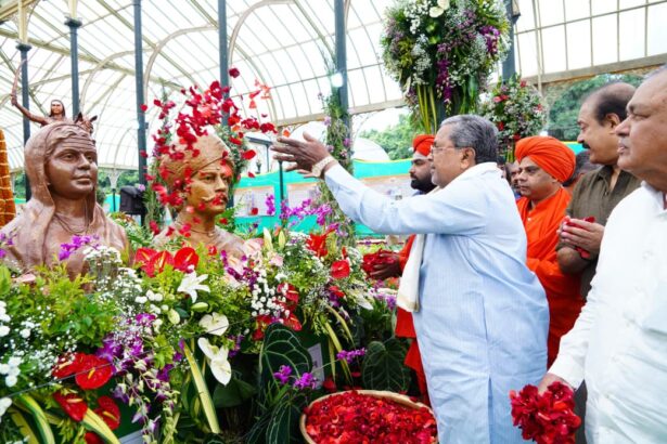 ಫಲಪುಷ್ಪ ಪ್ರದರ್ಶನ ಉದ್ಘಾಟಿಸಿದ ಮುಖ್ಯಮಂತ್ರಿ ಸಿದ್ದರಾಮಯ್ಯ