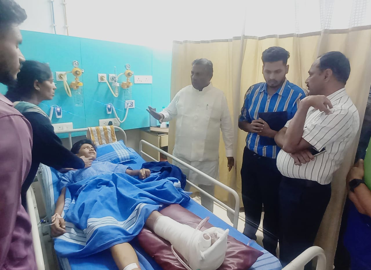 ಸರ್ಕಾರಿ ಶಾಲಾ ಕಟ್ಟಡದ ಕಿಟಕಿ ಸಜ್ಜಾ ಕುಸಿದು ವಿದ್ಯಾರ್ಥಿಗಳಿಗೆ ಗಾಯ