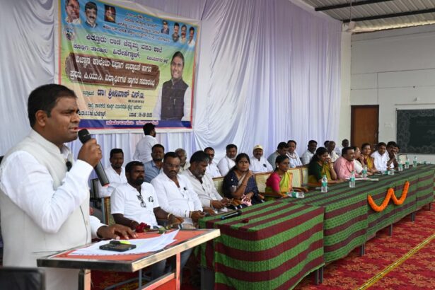 ಮಹಿಳೆಯರಿಗೆ ಉತ್ತಮ ಶಿಕ್ಷಣ ನೀಡಿ ಗೌರವಿಸಬೇಕು-ಶಾಸಕ ಶ್ರೀನಿವಾಸ್ 