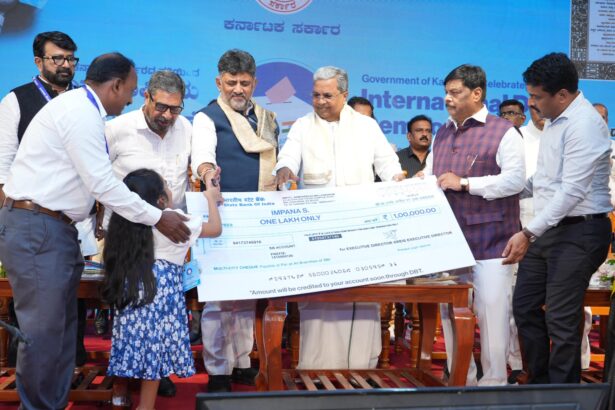 ಪ್ರತಿಯೊಬ್ಬರೂ ಪ್ರಜಾಪ್ರಭುತ್ವ ಉಳಿಸಿ ಬೆಳೆಸಬೇಕಿದ-ಡಿಸಿಎಂ