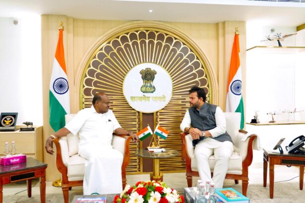 ವಿಮಾನಯಾನ ಸಚಿವ ರಾಮ್ ಮೋಹನ್ ನಾಯ್ಡು ಅವರೊಂದಿಗೆ ಚರ್ಚಿಸಿದ ಕುಮಾರಸ್ವಾಮಿ
