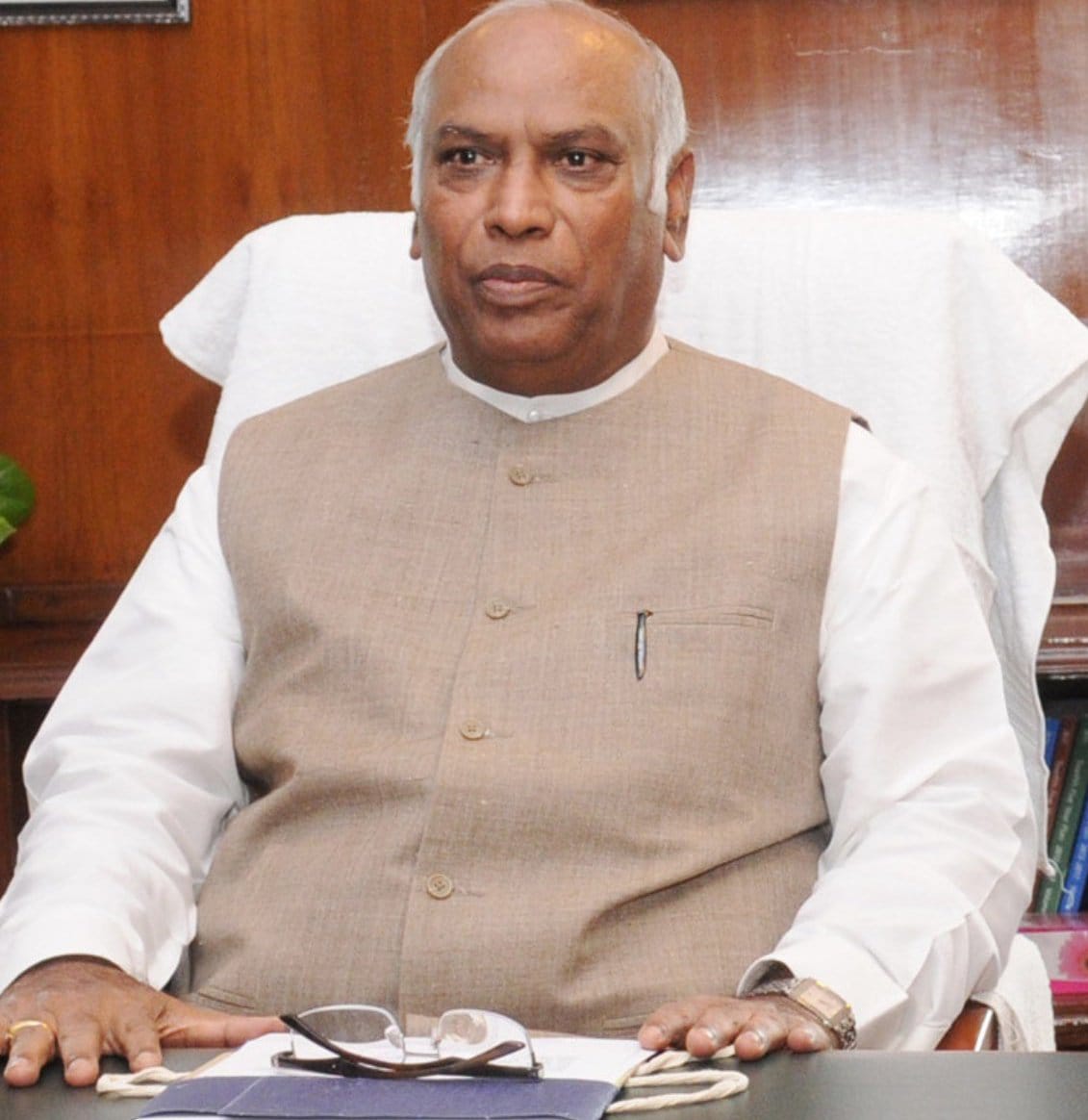 ಅನ್ನದಾತರಿಗೆ ಅಪಮಾನ ಮಾಡಿದ ಮಲ್ಲಿಕಾರ್ಜುನ ಖರ್ಗೆ