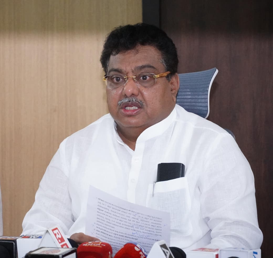 ಸಿಎಂ ಆಗುವ ಅರ್ಹತೆ ಜಾರಕಿಹೊಳಿ ಸೇರಿ ಹಲವರಿಗಿದೆ ಆದರೆ ಕುರ್ಚಿ ಖಾಲಿಯಿಲ್ಲ