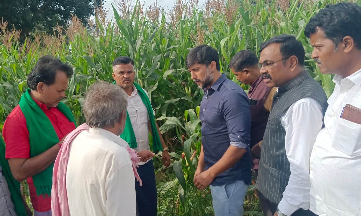 ಗಣಿ ಬಾಧಿತ ಪ್ರದೇಶಗಳಿಗೆ ಭೇಟಿ ನೀಡಿ ಪರಿಶೀಲಿಸಿದ ನಟ ಅಹಿಂಸಾ ಚೇತನ್