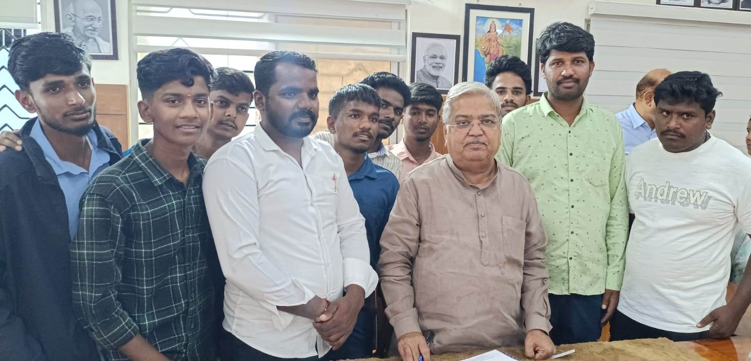 ಸೇತುವೆ ದುರಸ್ತಿ ಮಾಡಲು ಸಂಸದ ಗೋವಿಂದ ಕಾರಜೋಳರವರಿಗೆ ಮನವಿ