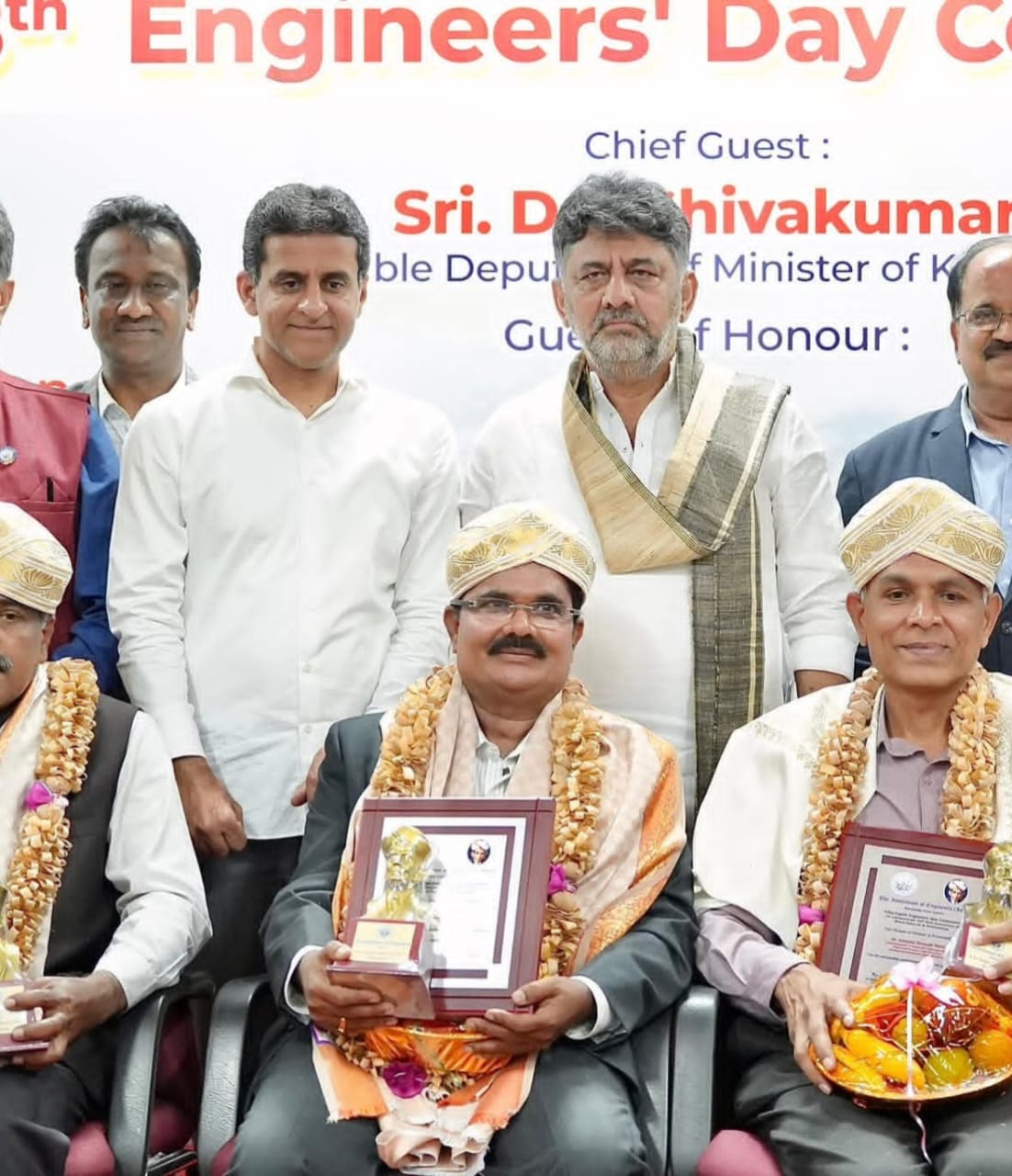 ಶ್ರೇಷ್ಠ ಅಭಿಯಂತರ ಪ್ರಶಸ್ತಿಗೆ ಭಾಜನರಾದ ಎಂ.ರವೀಂದ್ರಪ್ಪ 