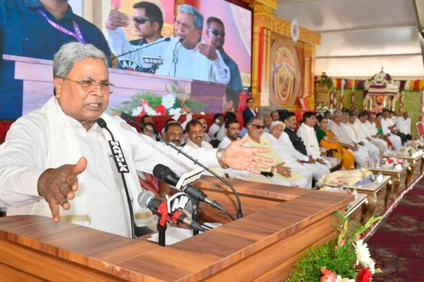 ಗುಡಿ-ಚರ್ಚು-ಮಸೀದಿ ಬಿಟ್ಟು ಹೊರ ಬನ್ನಿ: ಸಿಎಂ