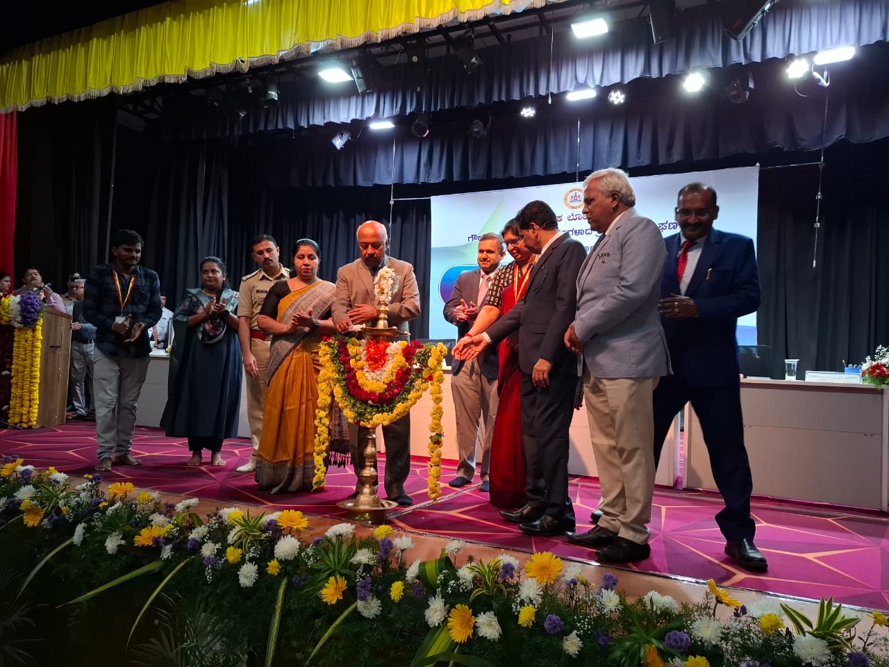 ಭಾರತ ಸಂವಿಧಾನದ ಆಶಯದಂತೆ ಪ್ರತಿಯೊಬ್ಬರು ಬದುಕು ಕಟ್ಟಿಕೊಳ್ಳಬೇಕು- ನ್ಯಾ. ಕೆ.ಎನ್. ಫಣೀಂದ್ರ