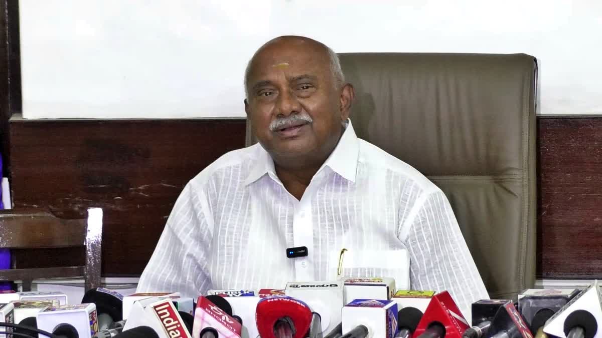 ನಾಯಕರನ್ನ ಎಸ್ಟಿಗೆ ಸೇರಿಸಿದ್ದು ಗೌಡರು, ಸಂಕಷ್ಟ ಬಂದಾಗ ಕುರುಬರ ನೆನೆಯುವ ಸಿದ್ದರಾಮಯ್ಯ