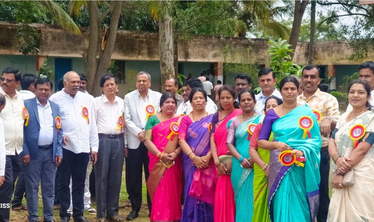 ಆಕರ್ಷಣೀಯವಾಗಿದ್ದ ಹಳೆ ವಿದ್ಯಾರ್ಥಿಗಳ ಸ್ನೇಹ-ಸಮ್ಮಿಲನ