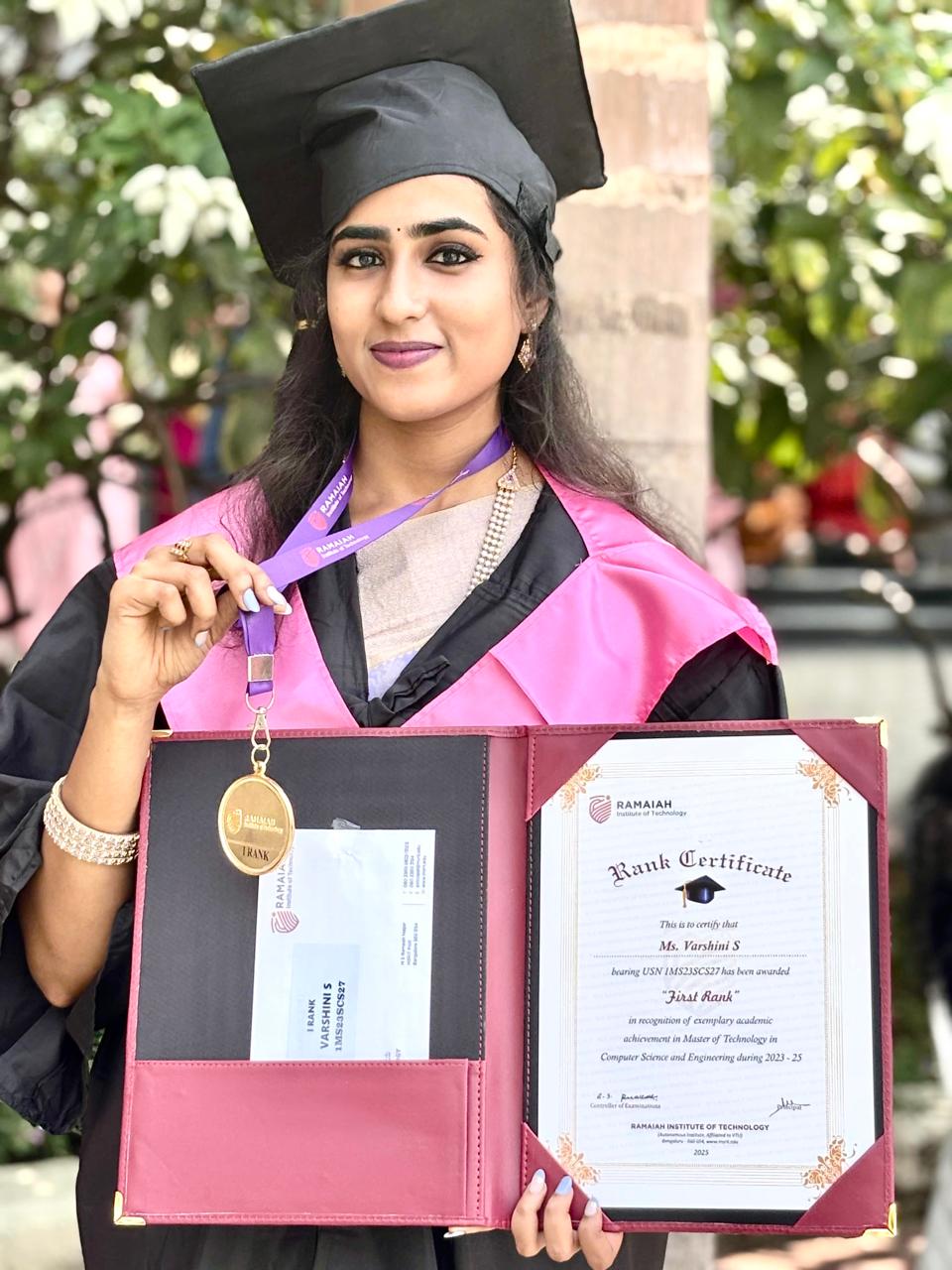 ಕಂಪ್ಯೂಟರ್ ವಿಜ್ಞಾನ ಎಂಜಿನಿಯರಿಂಗ್ ತಂತ್ರಜ್ಞಾನ ವಿಭಾಗದಲ್ಲಿ ವರ್ಷಿಣಿಗೆ ಬಂಗಾರದ ಪದಕ