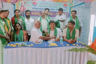 ರೈತ ಸಂಘಟಿತರಾದರೆ ಮಾತ್ರ ಅಸ್ಮಿತೆ ಉಳಿಯಲು ಸಾಧ್ಯ-ಡಾ. ಯೋಗೇಂದ್ರ