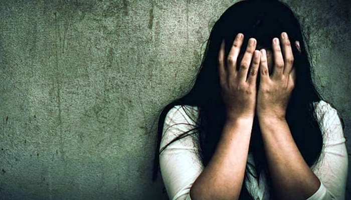 ವಿದ್ಯಾರ್ಥಿನಿ ಮೇಲೆ ಅತ್ಯಾಚಾರ ಎಸಗಿದ ಜ್ಯೂನಿಯರ್ ವಿದ್ಯಾರ್ಥಿ!?