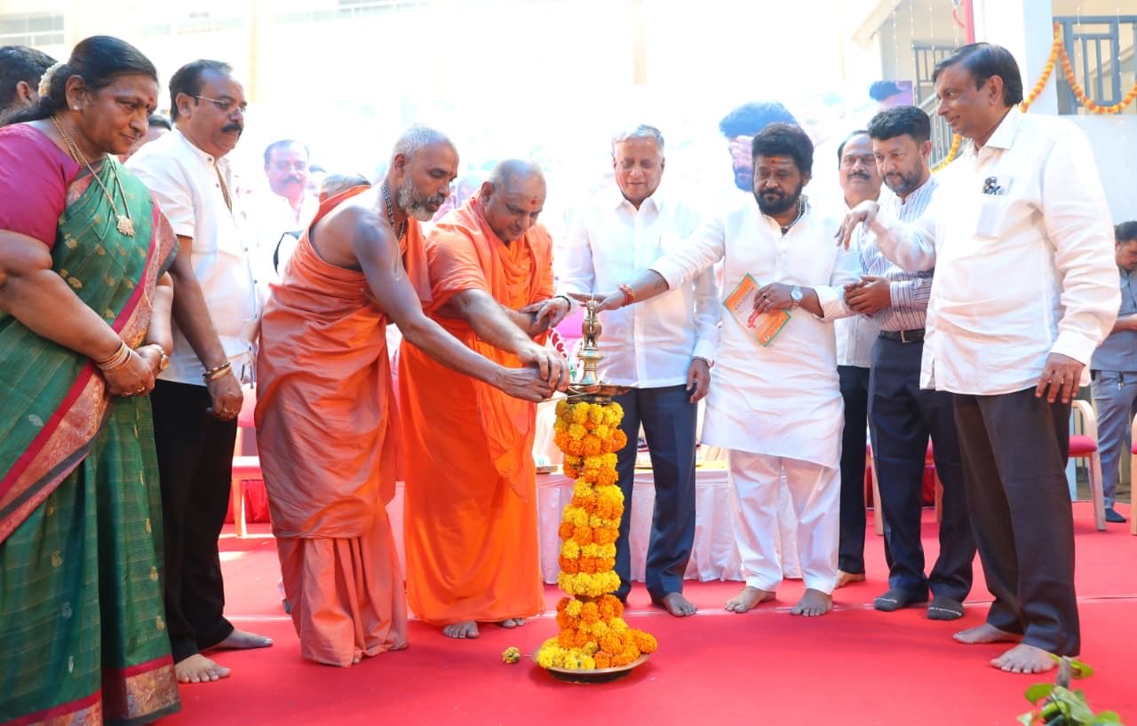 ಶ್ರೀ ವಿಷ್ಣು ಸಹಸ್ರನಾಮ ಹವನ ಕಾರ್ಯಕ್ರಮದಲ್ಲಿ ಸಚಿವ ಸೋಮಣ್ಣ ಭಾಗಿ