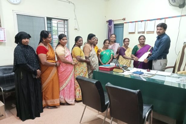 ಅಂಗನವಾಡಿ ಕಾರ್ಯಕರ್ತೆಯರಿಗೆ ಗ್ರಾಚ್ಯುಟಿ ನೀಡಲು ಒತ್ತಾಯಿಸಿ ಮನವಿ