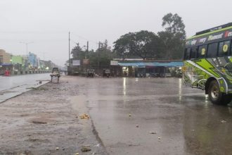 ಇಡೀ ದಿನ ಜಿಟಿಜಿಟಿ ಮಳೆ, ಜನ ಹೈರಾಣು