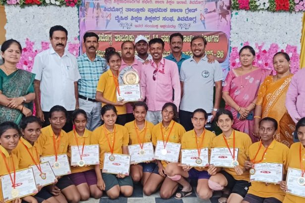 ಬಾಲಕಿಯರು ಕಬ್ಬಡ್ಡಿ ಪಂದ್ಯಾವಳಿಯಲ್ಲಿ ಜಿಲ್ಲಾ ಮಟ್ಟಕ್ಕೆ ಆಯ್ಕೆ