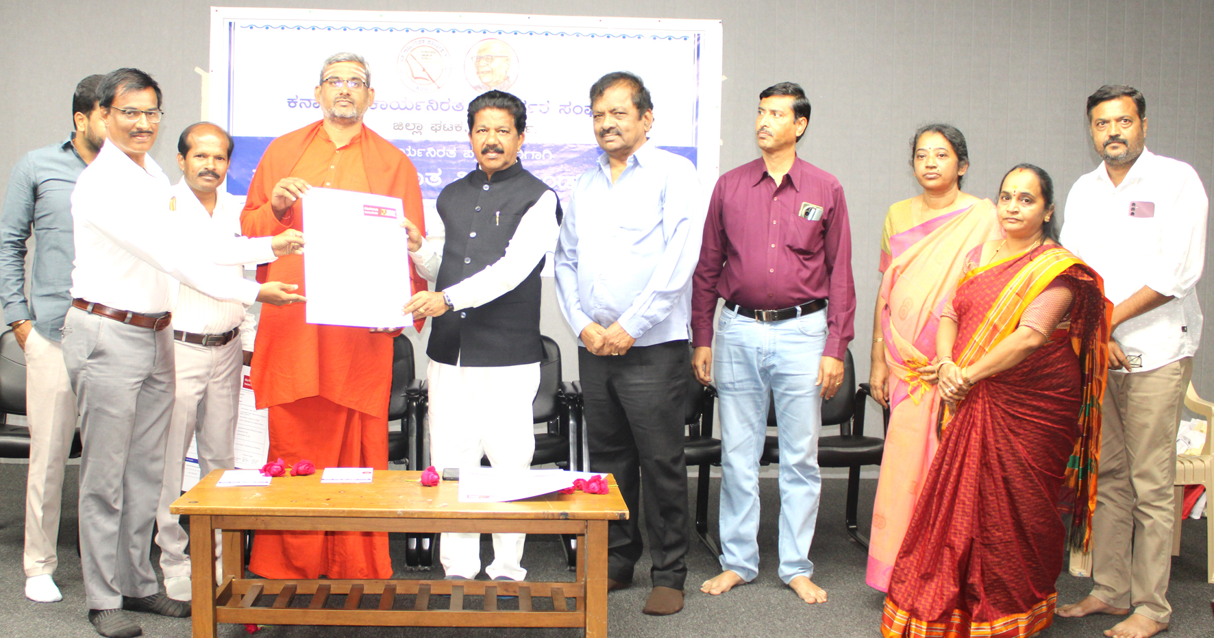 ಅಪಘಾತ ಚಿಕಿತ್ಸೆ ವೆಚ್ಚ ಭರಿಸಲು ವಿಮೆ ಸಹಕಾರಿ- ಶಾಸಕ ರಘುಮೂರ್ತಿ