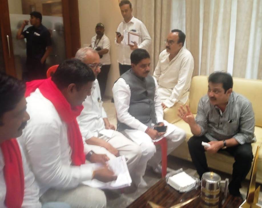 ವಸತಿ ರಹಿತರಿಗೆ ನಿವೇಶನ ನೀಡಿ ಮನೆ ಕಟ್ಟಿಸಿಕೊಡಲು ಆಗ್ರಹ