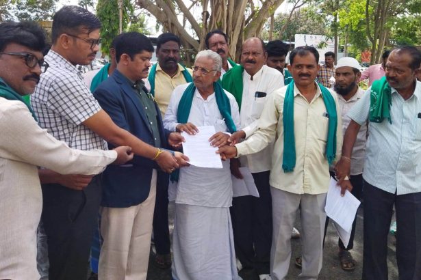 ಮೆಕ್ಕೆಜೋಳ ಖರೀದಿ ಕೇಂದ್ರ ತೆರೆಯಲು ರೈತರ ಮನವಿ