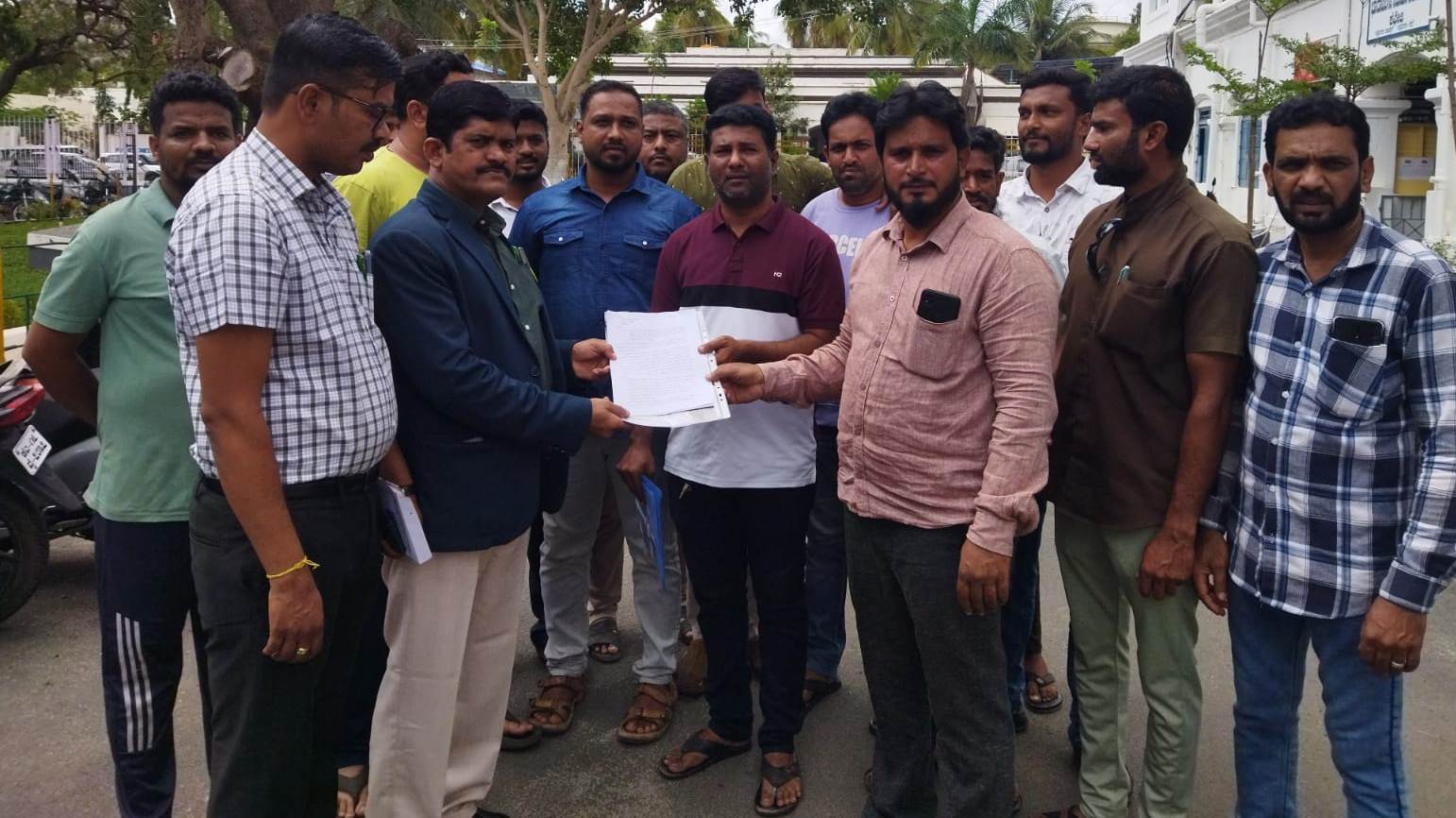 ಶಾದಿ ಮಹಲ್‌ ಆಡಳಿತಾಧಿಕಾರಿಗಳ ವಿರುದ್ದ ಕ್ರಮ ಕೈಗೊಳ್ಳಿ