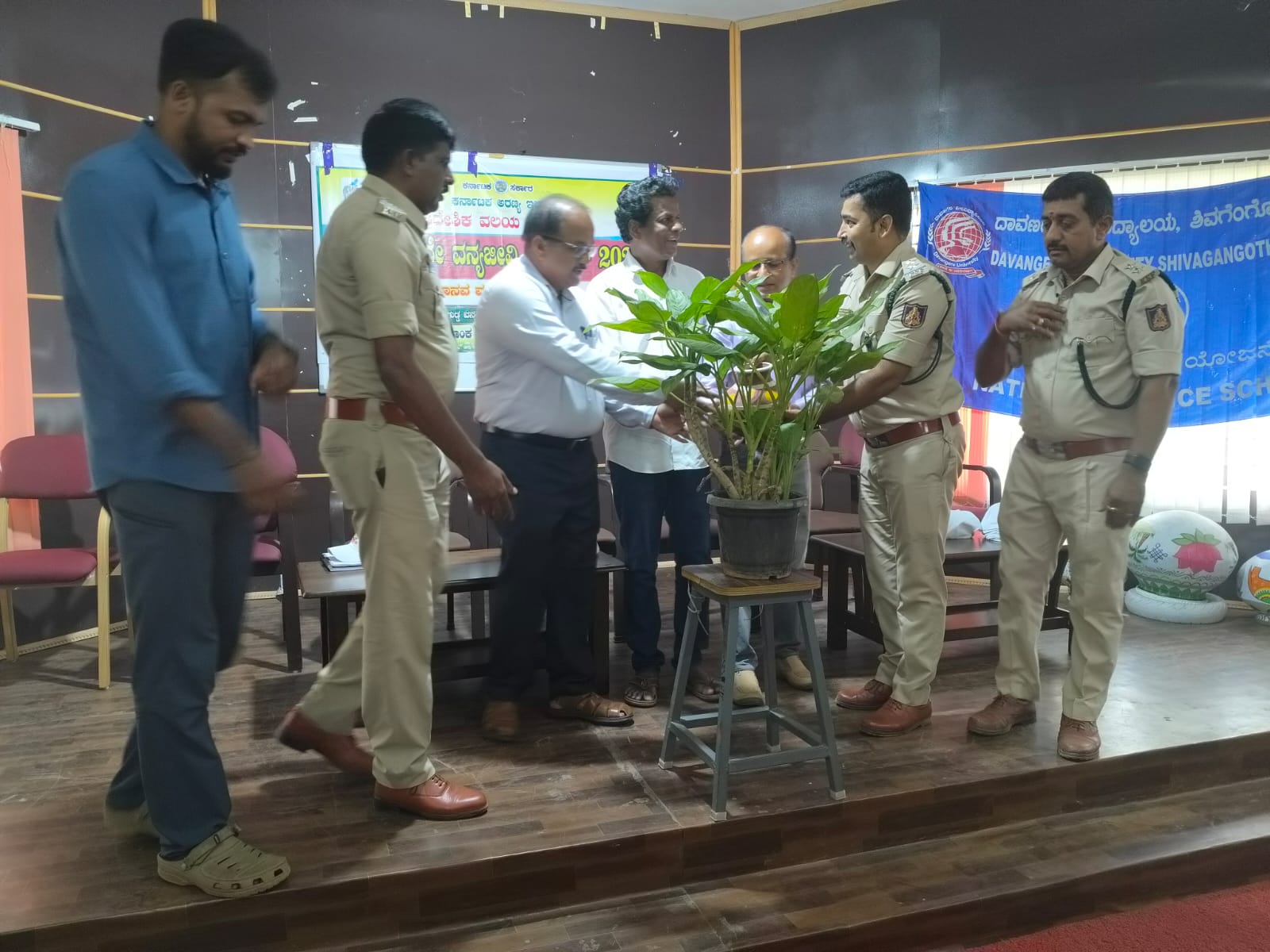 ಹಾವುಗಳ ರಕ್ಷಣೆ ಹೇಗೆ ಎನ್ನುವ ಮಾಹಿತಿಯನ್ನು ಪ್ರತಿಯೊಬ್ಬರು ಅರಿಯಬೇಕು