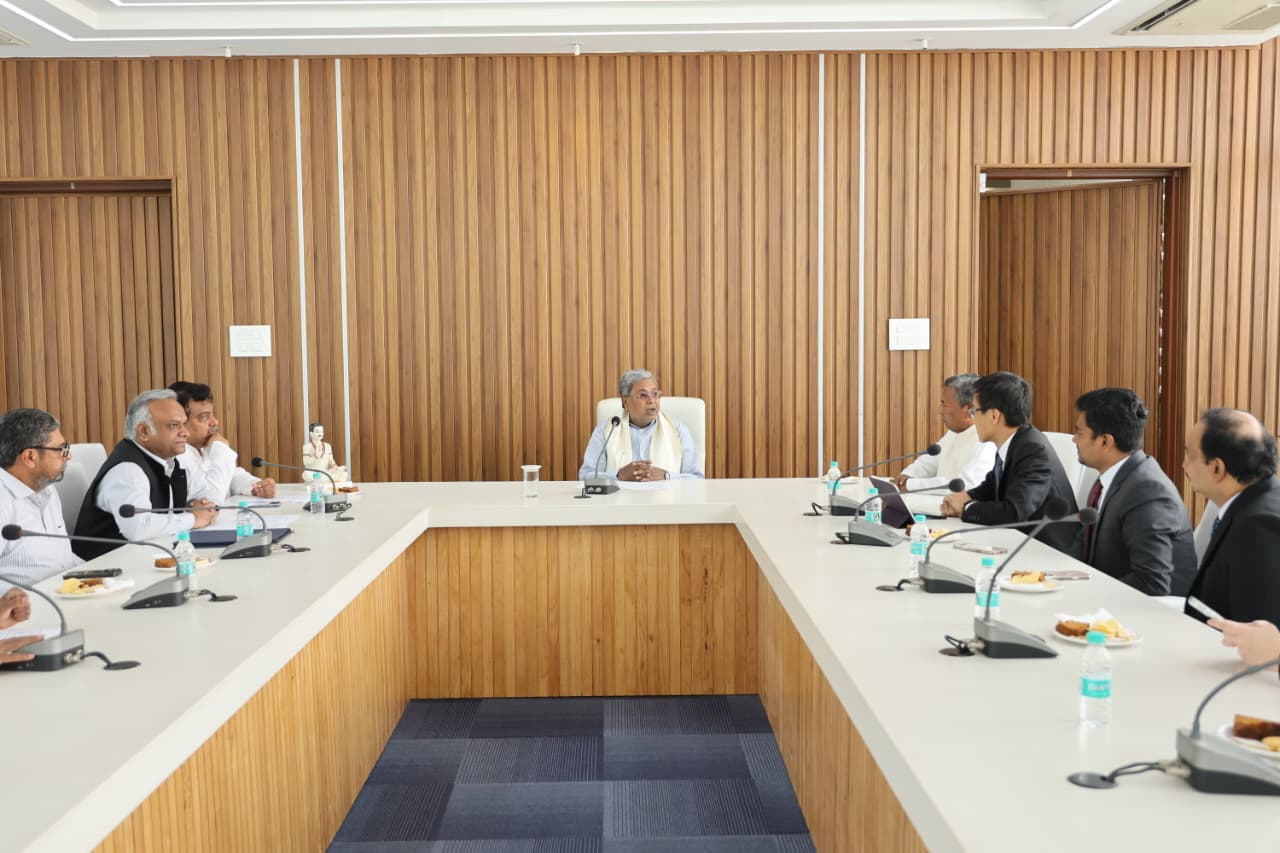 ಸಿದ್ದರಾಮಯ್ಯ ಅವರೊಂದಿಗೆ ಫಾಕ್ಸ್ ಕಾನ್ ಸಂಸ್ಥೆ ಮಾತುಕತೆ