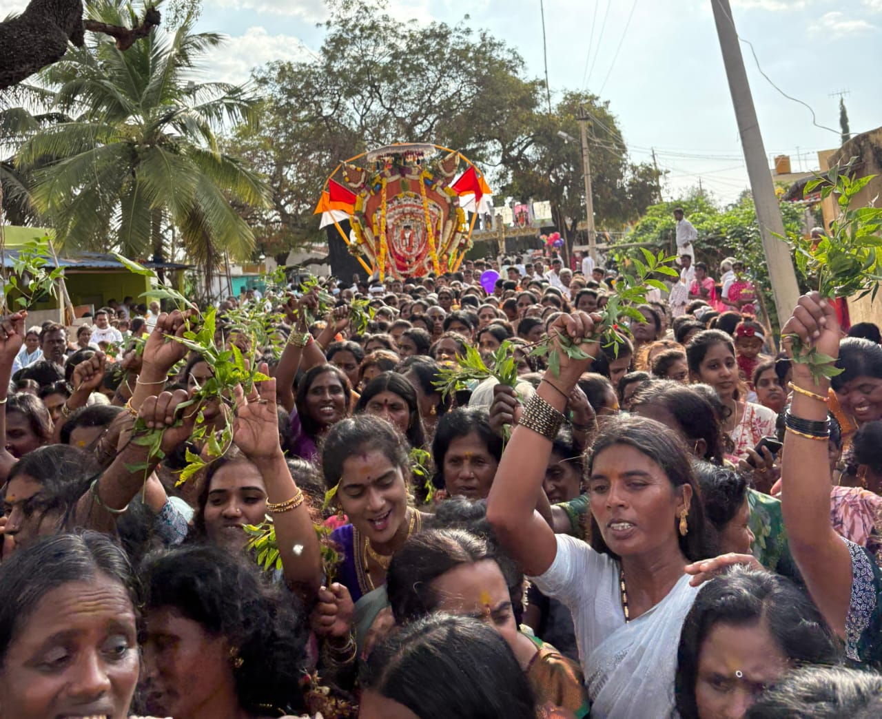 ಭಂಡಾರ ಉತ್ಸವದಲ್ಲಿ ಸೊಸೆಯಂದಿರ ಕುಣಿತ