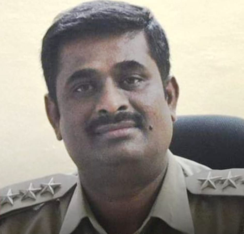 ಕದ್ದ ಚಿನ್ನ ಹಂಚಿಕೊಂಡಿದ್ದ ಪೊಲೀಸರ ವಿರುದ್ಧ ದೂರು ದಾಖಲು