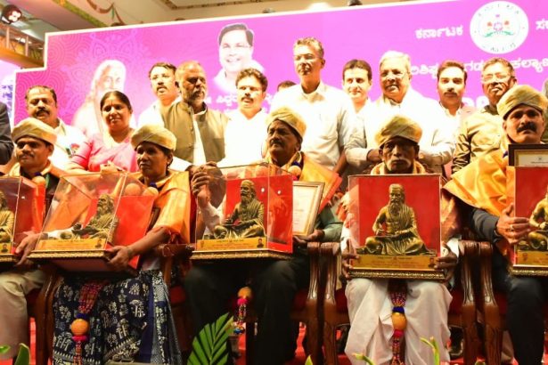 ದೇವೇಗೌಡರು ಅಂದಿನ ಪ್ರಧಾನಿ ಚಂದ್ರಶೇಖರ್ ಅವರನ್ನು ಒಪ್ಪಿಸಿ ವಾಲ್ಮೀಕಿ ಸಮುದಾಯವನ್ನು ಎಸ್.ಟಿ ಗೆ ಸೇರಿಸಿದರು-ಸಿಎಂ