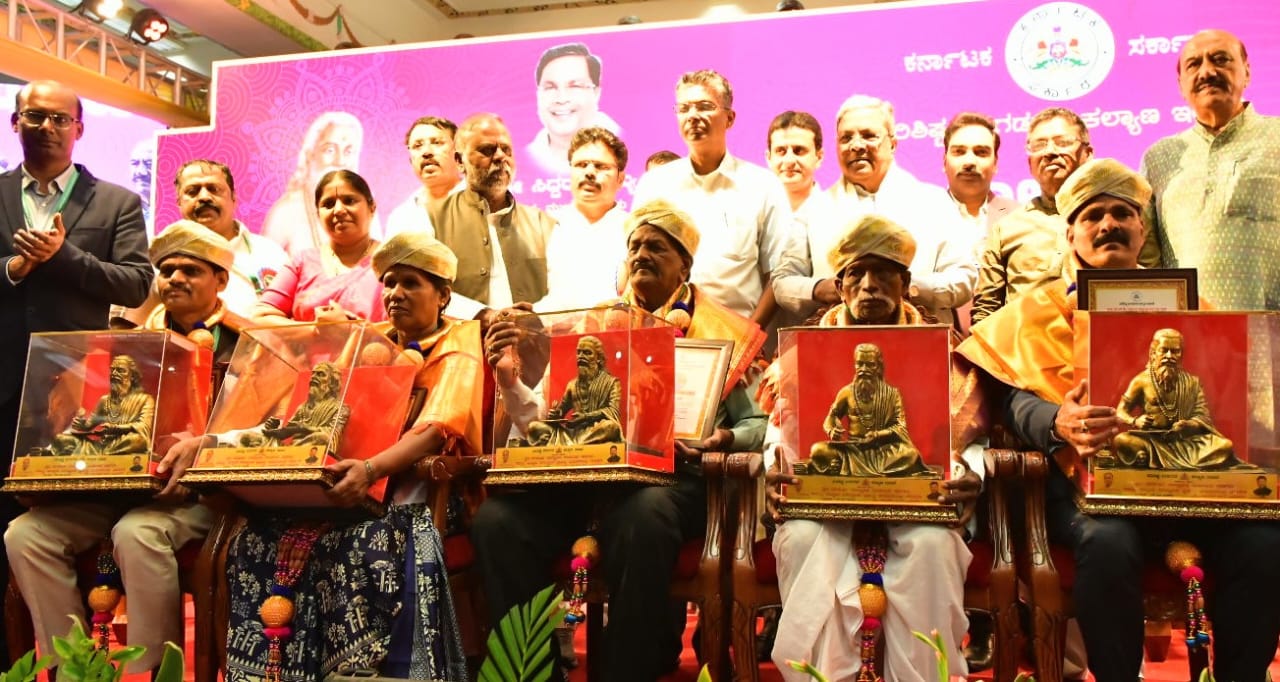 ದೇವೇಗೌಡರು ಅಂದಿನ ಪ್ರಧಾನಿ ಚಂದ್ರಶೇಖರ್ ಅವರನ್ನು ಒಪ್ಪಿಸಿ ವಾಲ್ಮೀಕಿ ಸಮುದಾಯವನ್ನು ಎಸ್.ಟಿ ಗೆ ಸೇರಿಸಿದರು-ಸಿಎಂ