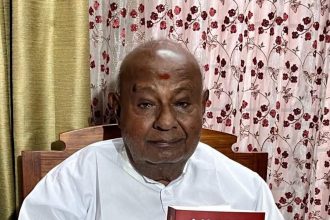 ದೇವೇಗೌಡರ ಬದುಕು ಮತ್ತು ದುಡಿಮೆಯ ನೇಗಿಲ ಗೆರೆಗಳು ಕೃತಿಗೆ ದತ್ತಿ ಪ್ರಶಸ್ತಿ