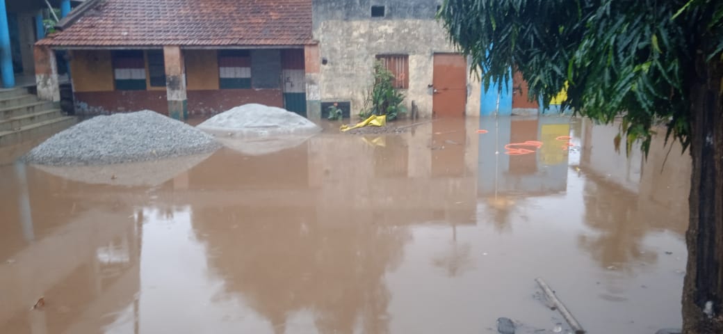 ಮಳೆ ನೀರು ಸಂಗ್ರಹ ತೊಟ್ಟಿಯಾದ ಶಾಲಾ ಆವರಣ