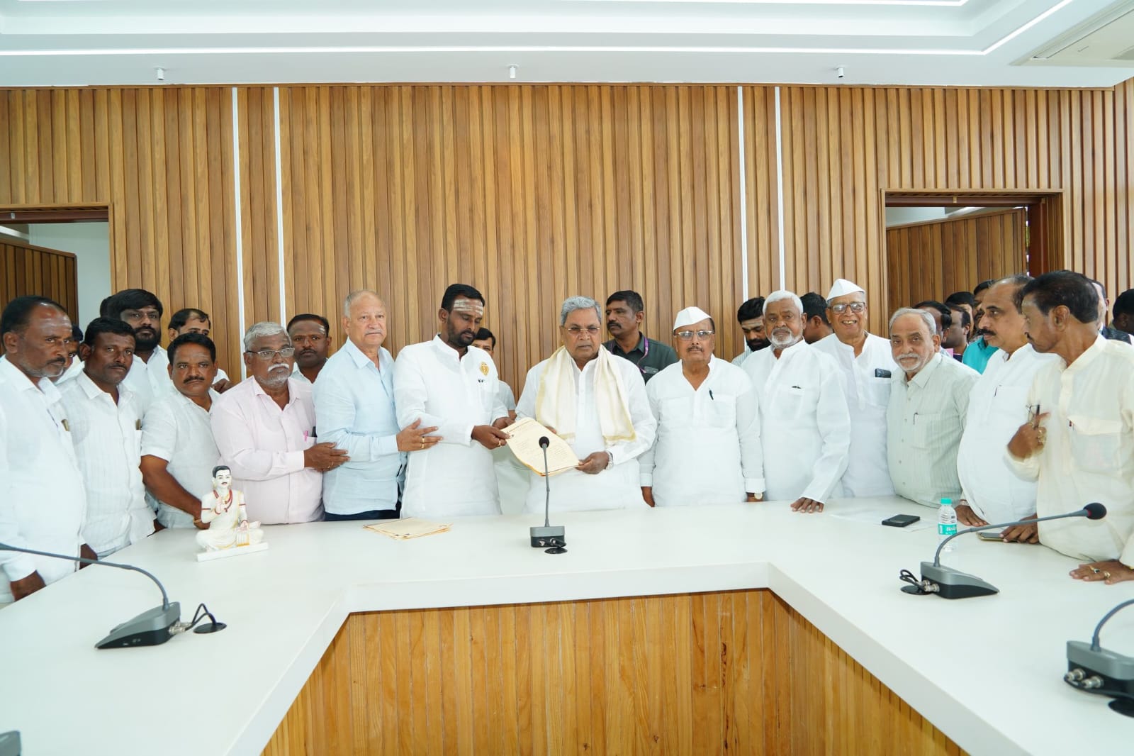 ಪಂಚಮಸಾಲಿ ಸಮಾಜಕ್ಕೆ 2ಎ ಮೀಸಲಿಗೆ ಆಗ್ರಹ