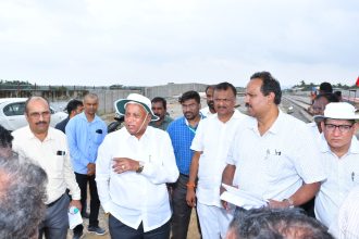 ತುಮಕೂರು-ಚಿತ್ರದುರ್ಗ-ದಾವಣಗೆರೆ ಹೊಸ ರೈಲು ಮಾರ್ಗ ತಪಾಸಣೆ ಮಾಡಿದ ಸಚಿವ ಸೋಮಣ್ಣ