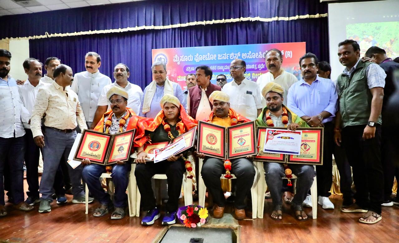 ಪತ್ರಕರ್ತರು ಮೌಢ್ಯದ ವಿರುದ್ಧ ಜನರನ್ನು ಎಚ್ಚರಿಸುವ ಕೆಲಸ ಮಾಡುತ್ತಿಲ್ಲ-ಸಿಎಂ ಬೇಸರ