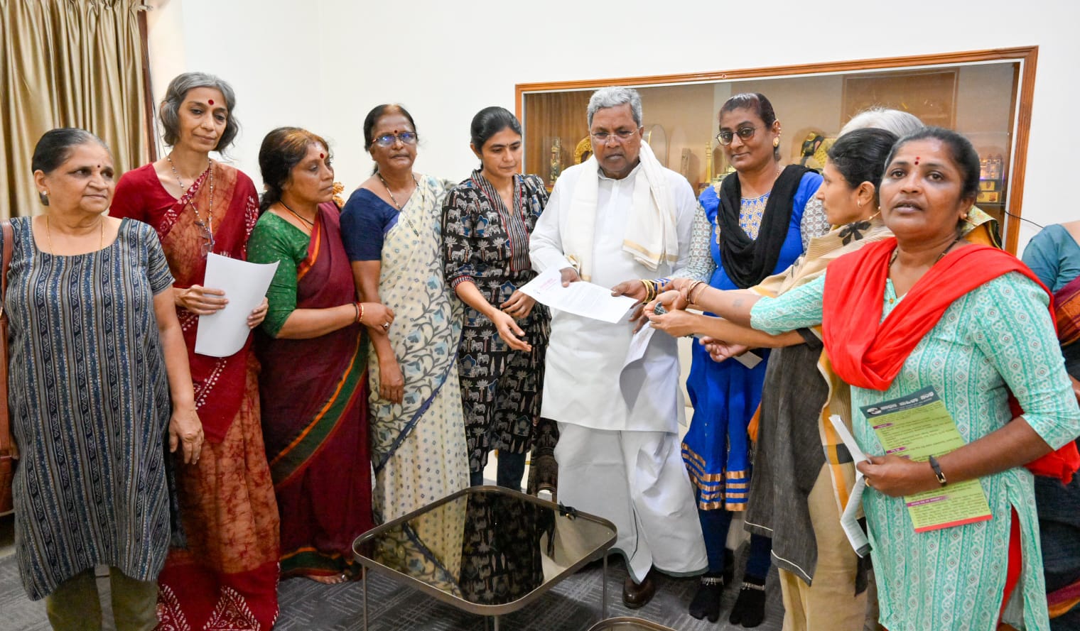 ಧರ್ಮಸ್ಥಳ ಪ್ರಕರಣ ಮರು ತನಿಖೆ ಮಾಡಲು ಮಹಿಳೆಯರ ಒತ್ತಾಯ