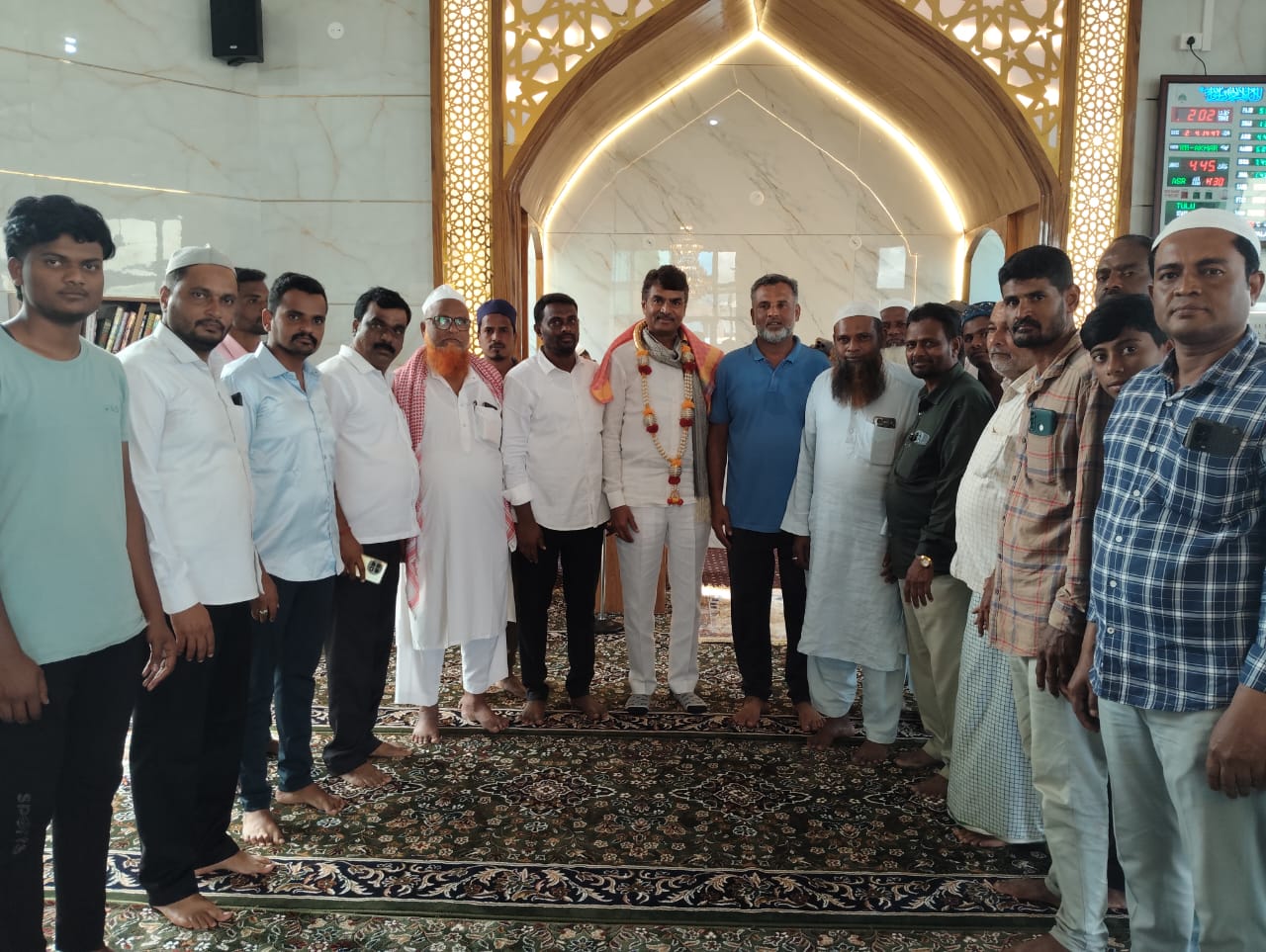 ಜಾಮಿಯಾ ಮಸೀದಿಗೆ ಭೇಟಿ ನೀಡಿದ ಆದಿ ಜಾಂಬವ ನಿಗಮದ ಅಧ್ಯಕ್ಷ ಮಂಜುನಾಥ್