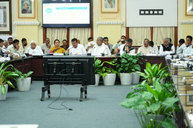 ಸಚಿವರು ಹಾಗೂ ಅಧಿಕಾರಿಗಳಿಗೆ ಸೂಚನೆ ನೀಡಿ ಸಿದ್ದರಾಮಯ್ಯ