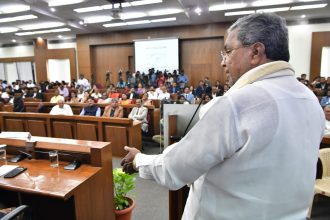 ನೂರು ಕಾನೂನುಗಳು-ನೂರು ಅಭಿಮತಗಳು ಸಂಪುಟ ಲೋಕಾರ್ಪಣೆ ಮಾಡಿದ ಸಿಎಂ